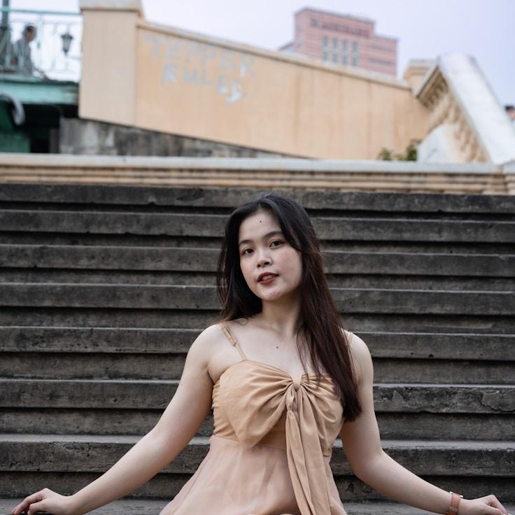 Kaveri Mehta, Lead Design Curator at FlexibleMindPathway, reviewing corporate floral arrangements